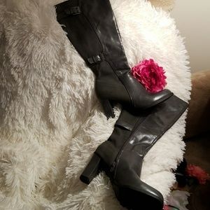 NWOT  Life stride memory foam bootd🌺